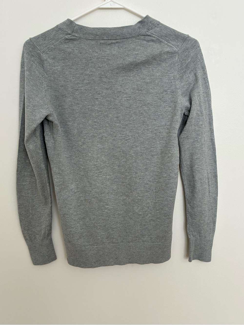 Quince Light Gray V-Neck Cotton  Cashmere Sweater - Picture 4 of 6